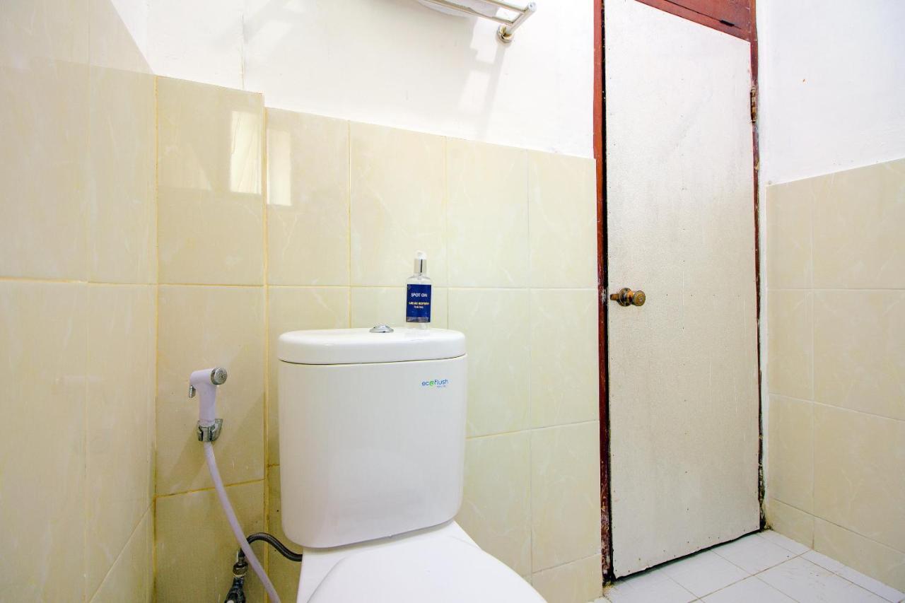 สปอต ออน 2107 อิโจ ปูปุส ชาเรียะฮ์ เรสซิเดนซ์ Hotel Baturetno ภายนอก รูปภาพ