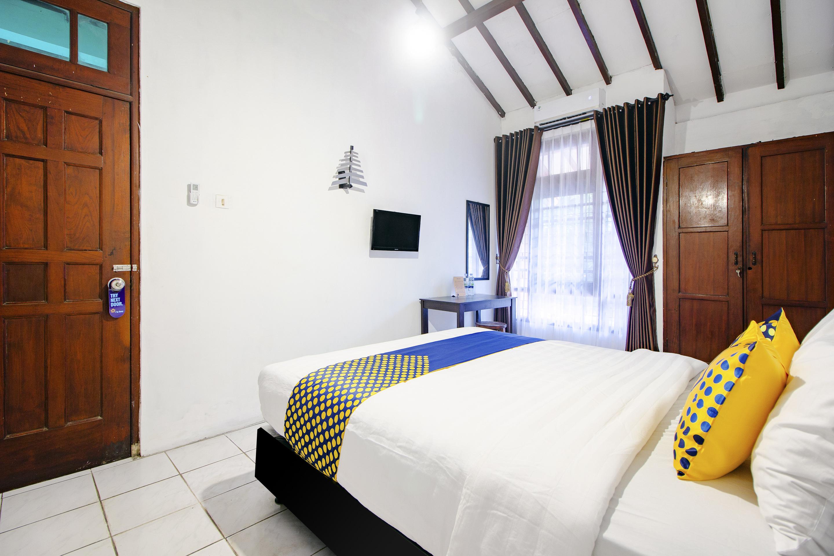 สปอต ออน 2107 อิโจ ปูปุส ชาเรียะฮ์ เรสซิเดนซ์ Hotel Baturetno ภายนอก รูปภาพ