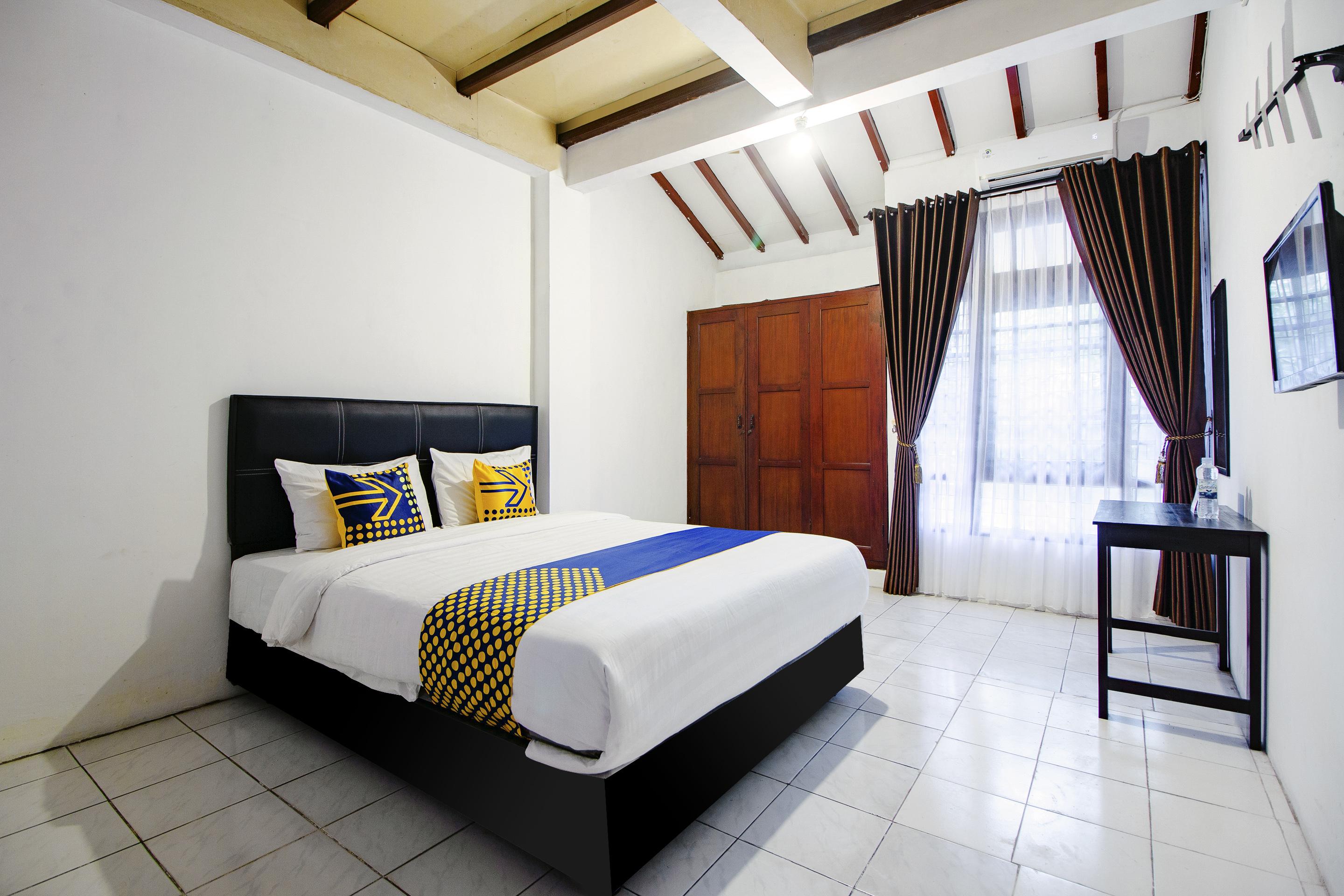 สปอต ออน 2107 อิโจ ปูปุส ชาเรียะฮ์ เรสซิเดนซ์ Hotel Baturetno ภายนอก รูปภาพ